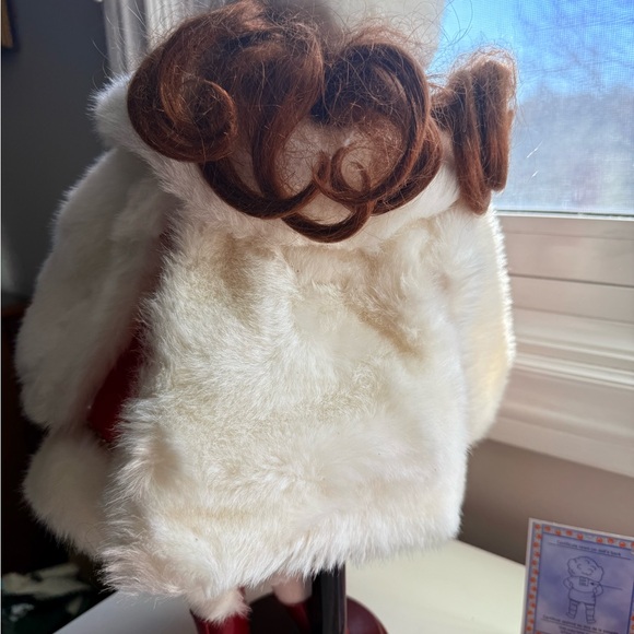 Samantha Collection - Elegant Red and White Doll with Fur Trim - Picture 5 of 12